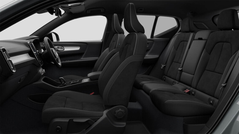 Volvo XC40 2.0 B4P Plus Pro Black Edition 5dr Auto Petrol Estate